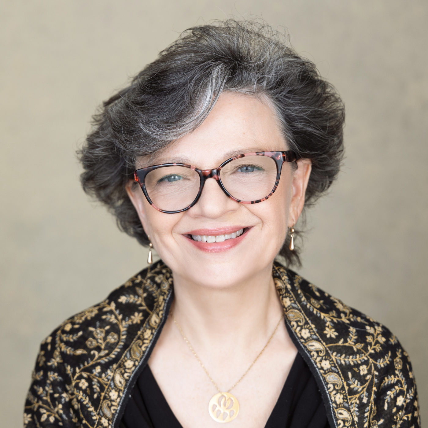 Dr. Liz Fernandez, DVM CVA MA — Veterinarian, Author and Pet End-of-Life Specialist